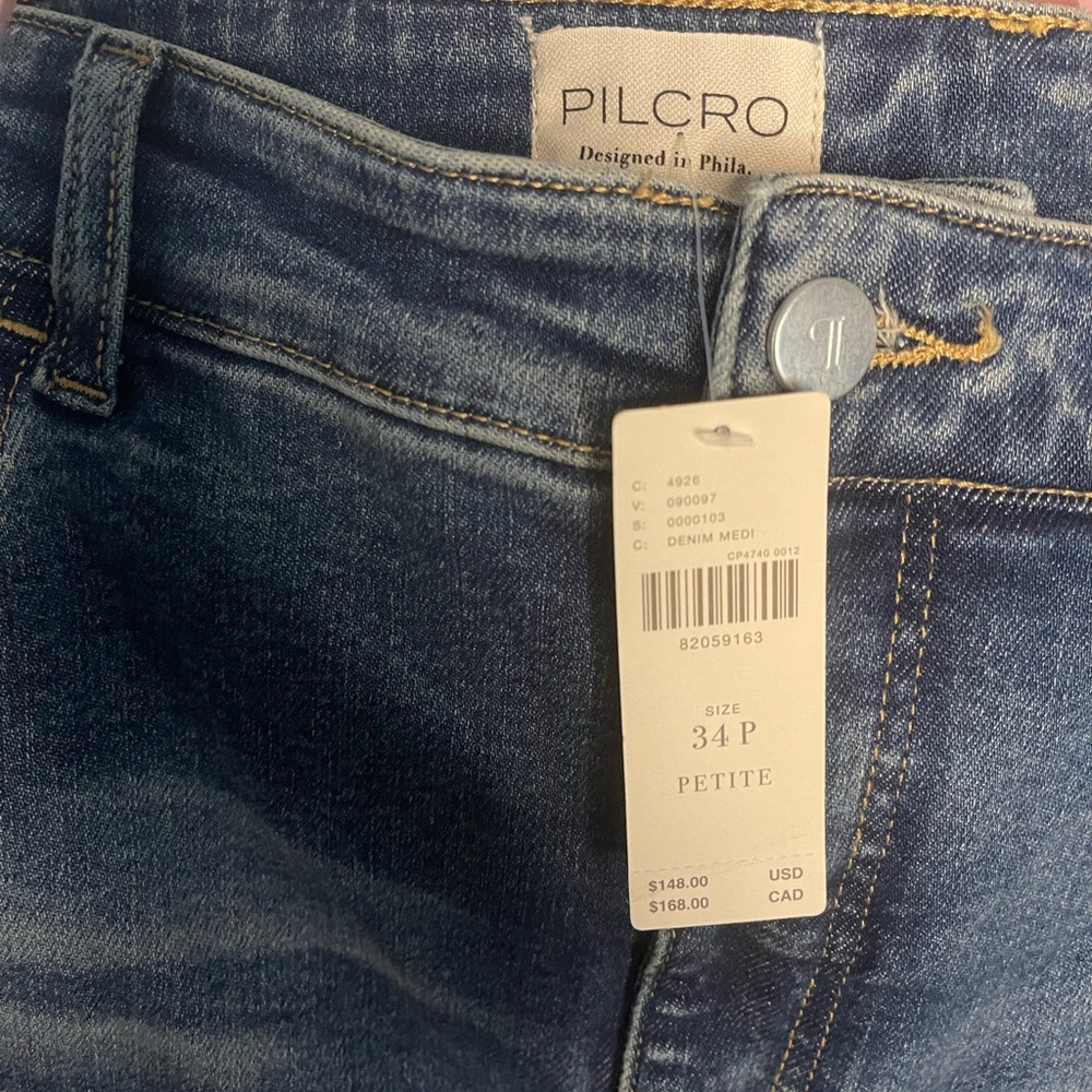 Pilcro Mid Rise Crop Jean - Picture 4 of 4